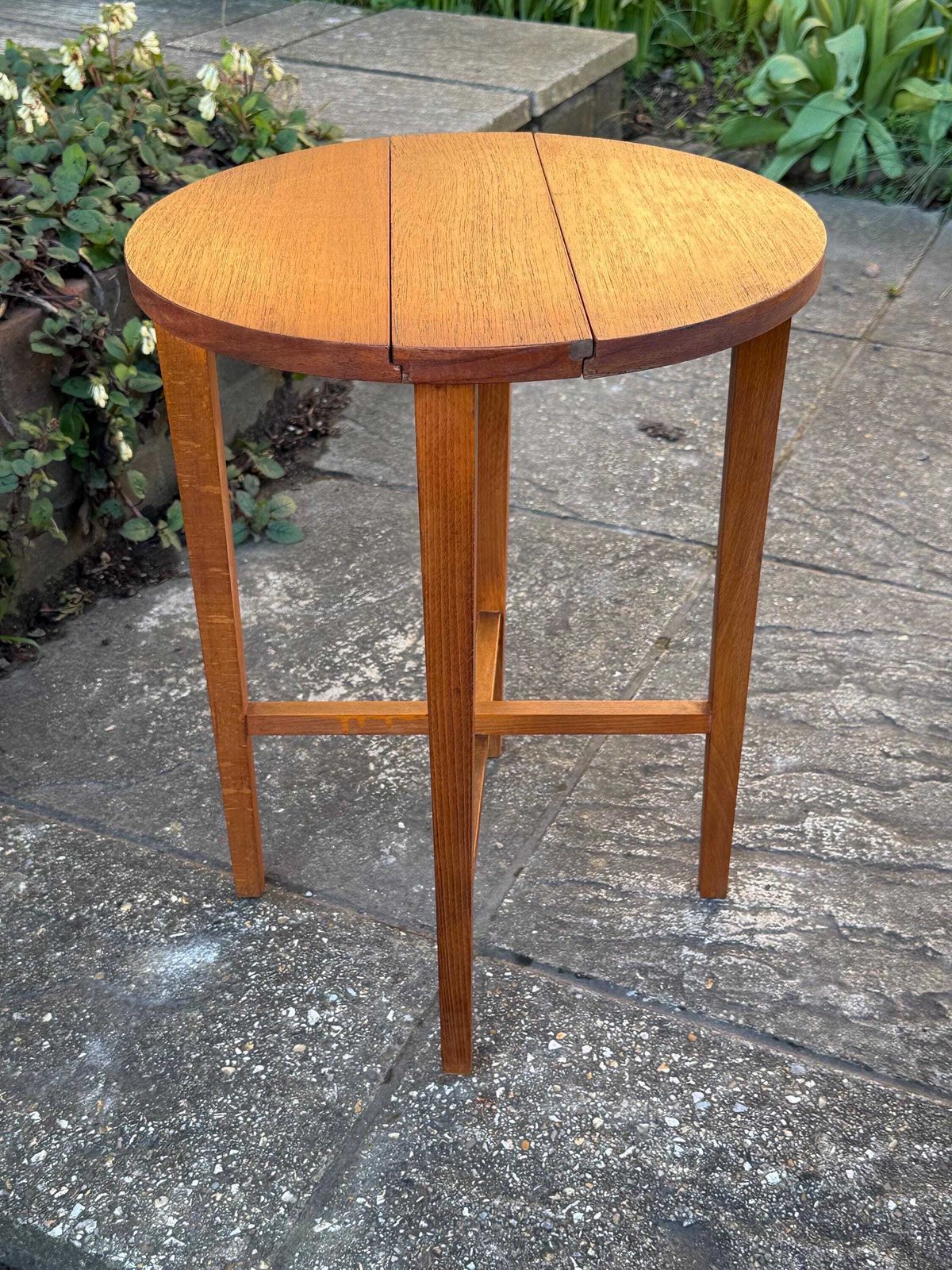 Vintage Retro Scandinavian Style Folding Side Table – Retro Teak Effect Mid Century Table (6) photo furniture