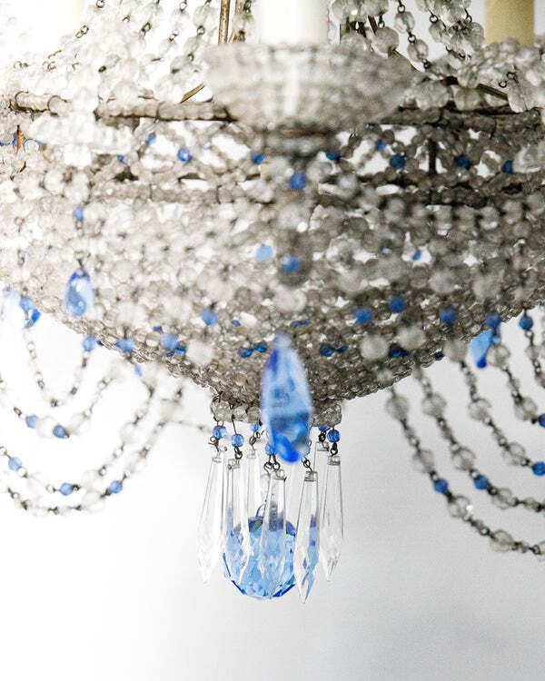 photo for sale 19e Eeuwse Italiaanse Kralenlustre Met Saffierblauwe Druppels