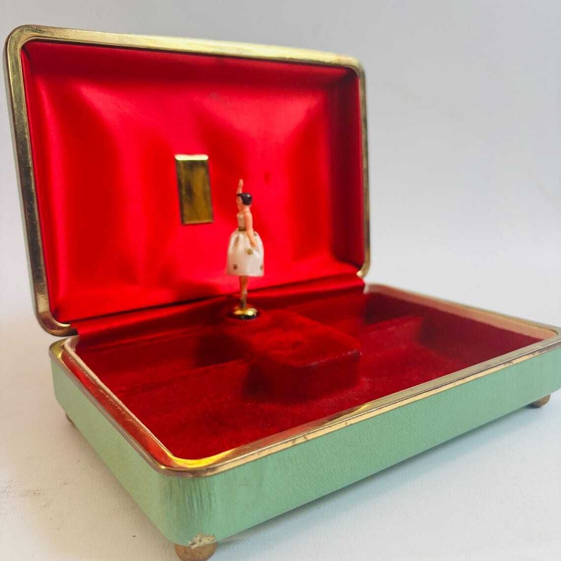 photo vinterior Vintage Reuge Swiss Musical Jewelry Box: Ballerina, Polka Dot, 1940s