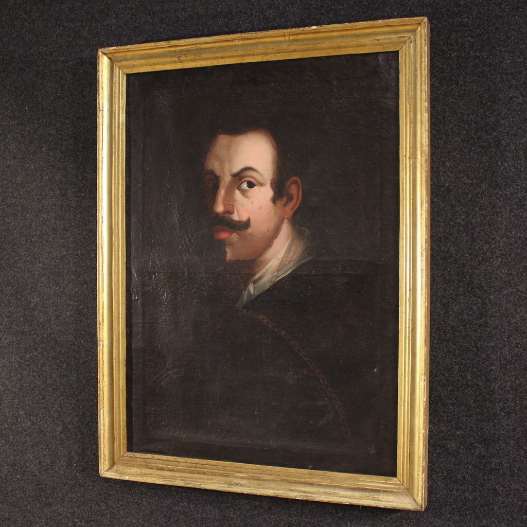 photo vintage Antique Spanish Painting Portrait Of A Gentleman From The 18th Century