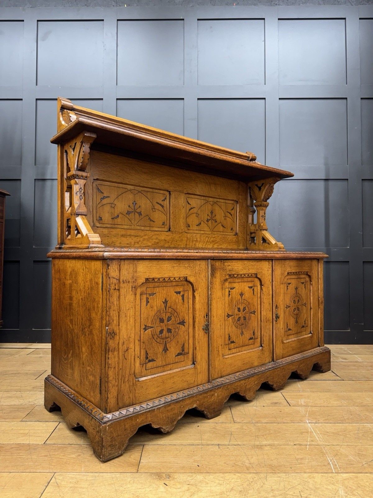photo furniture Antique Oak Buffet Sideboard Cabinet / Cupboard Gothic /Aesthetic Movement