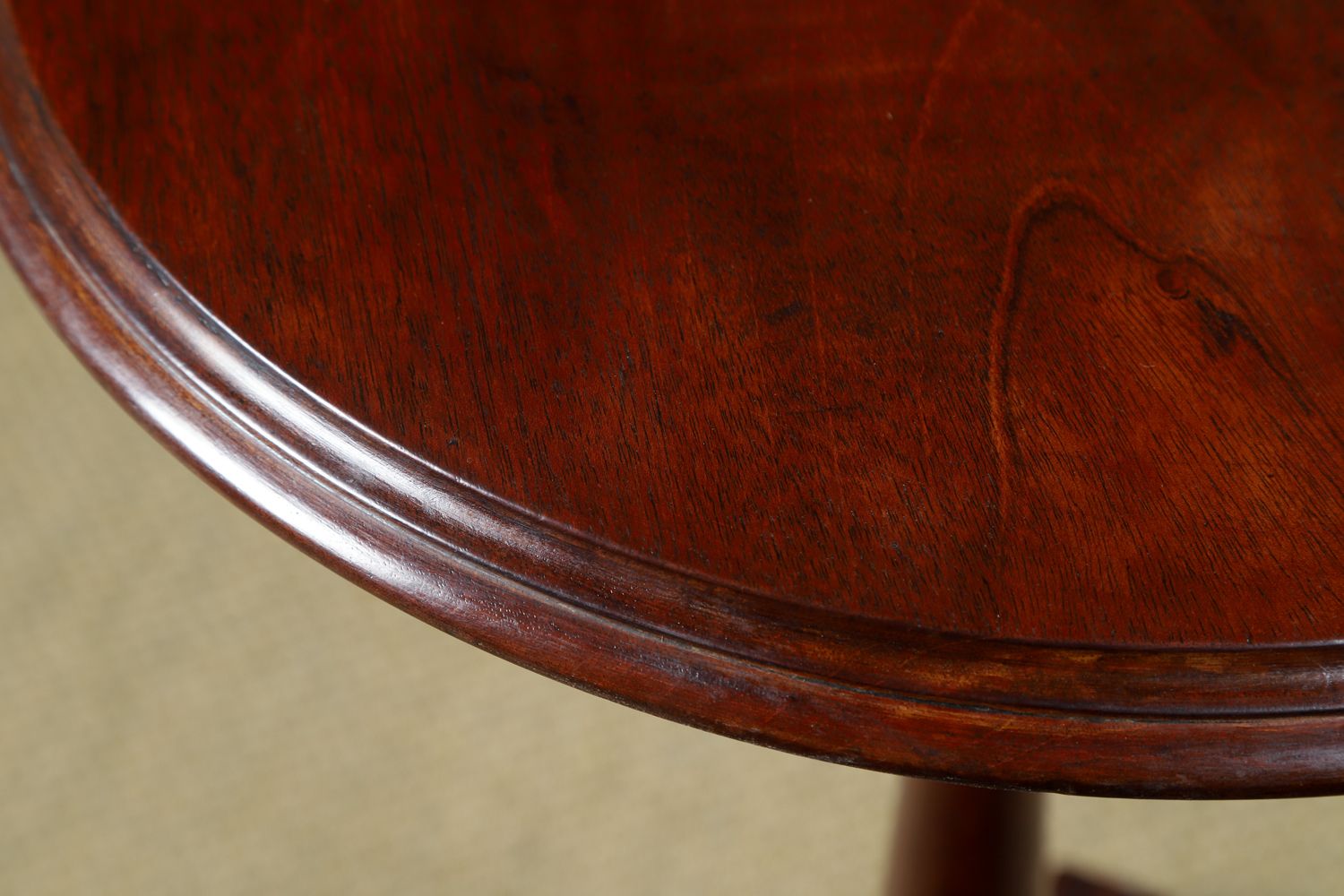 Small Antique English William IV Mahogany Circular Round Wine / Centre / Occasional / Lamp Pedestal Table (Circa 1835) photo vinterior