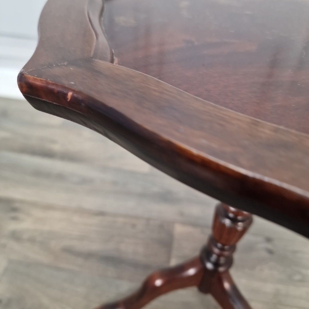 Vintage Side Wine Table Turned Pedestal Tripod Mahogany Retro Antique Style photo vintage