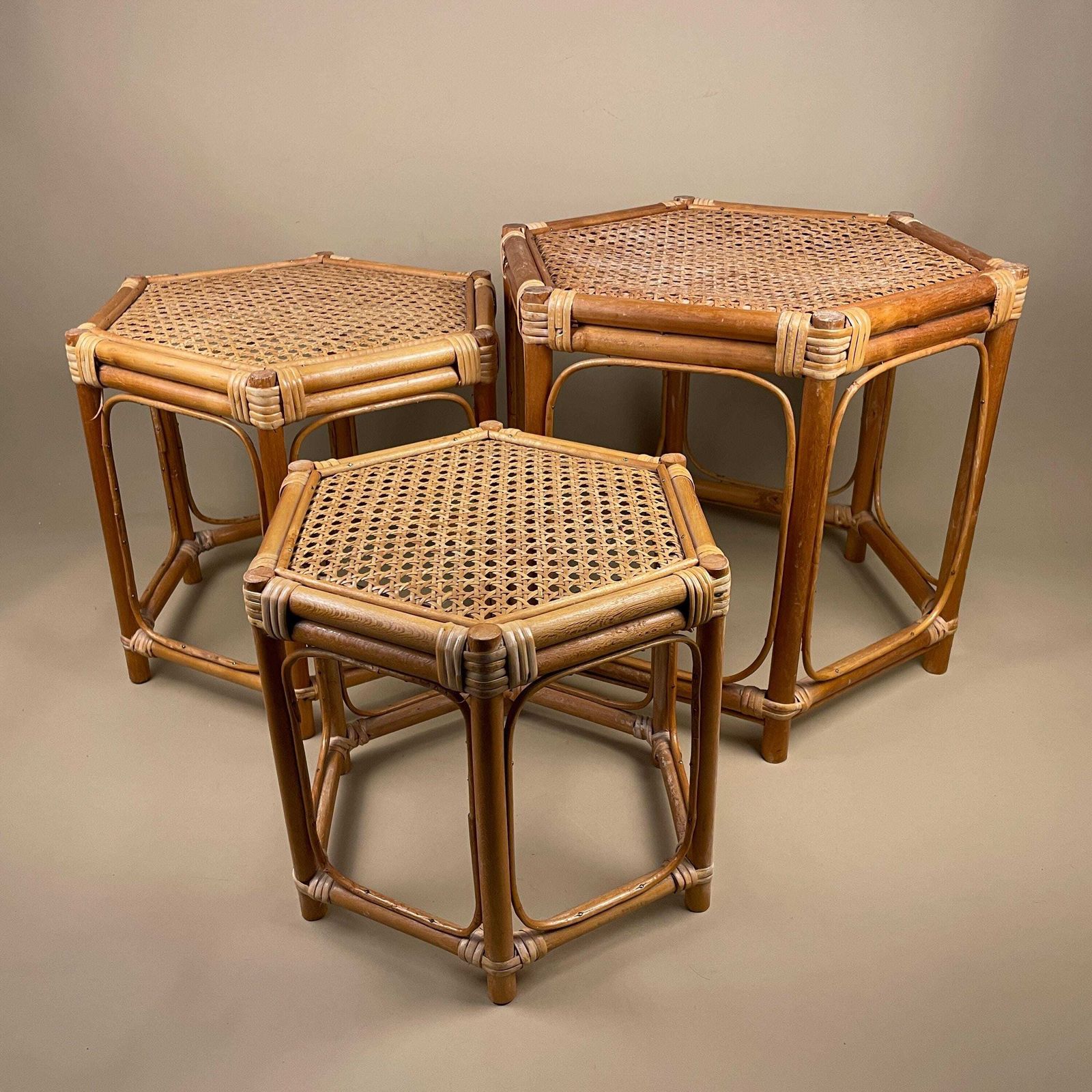 Vintage Bamboo Hexagon Nesting Tables Set Of 3 Cane Top Rattan Retro Boho Rattan Side Tables Mid Century photo 185.0