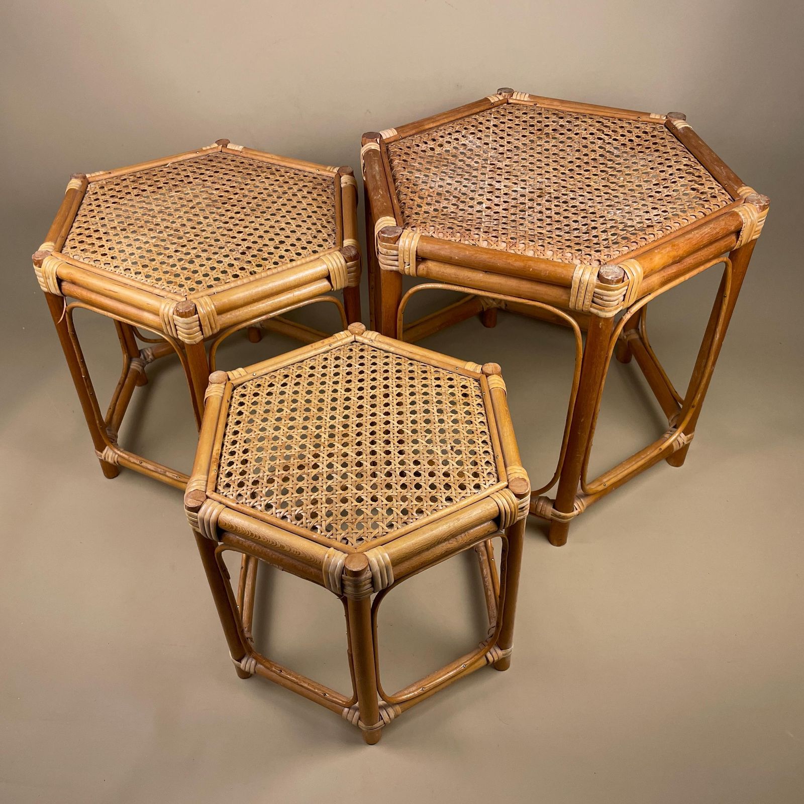 Vintage Bamboo Hexagon Nesting Tables Set Of 3 Cane Top Rattan Retro Boho Rattan Side Tables Mid Century photo vinterior