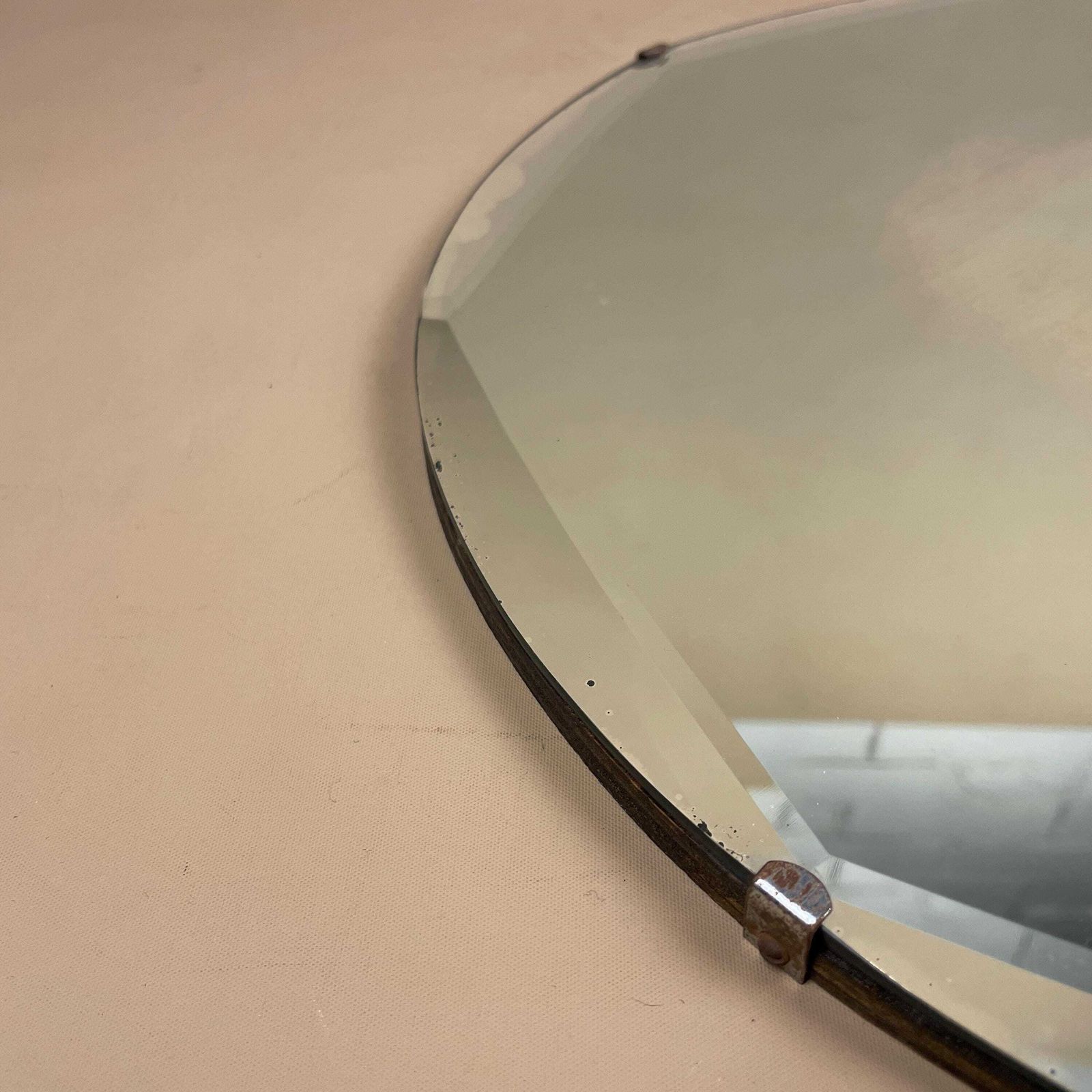 Round Bevelled Wall Mirror Frameless Vintage Wood Back Mid Century Minimalist Art Deco Antique Style Hanging Mirror Home Decor. photo Home Decor