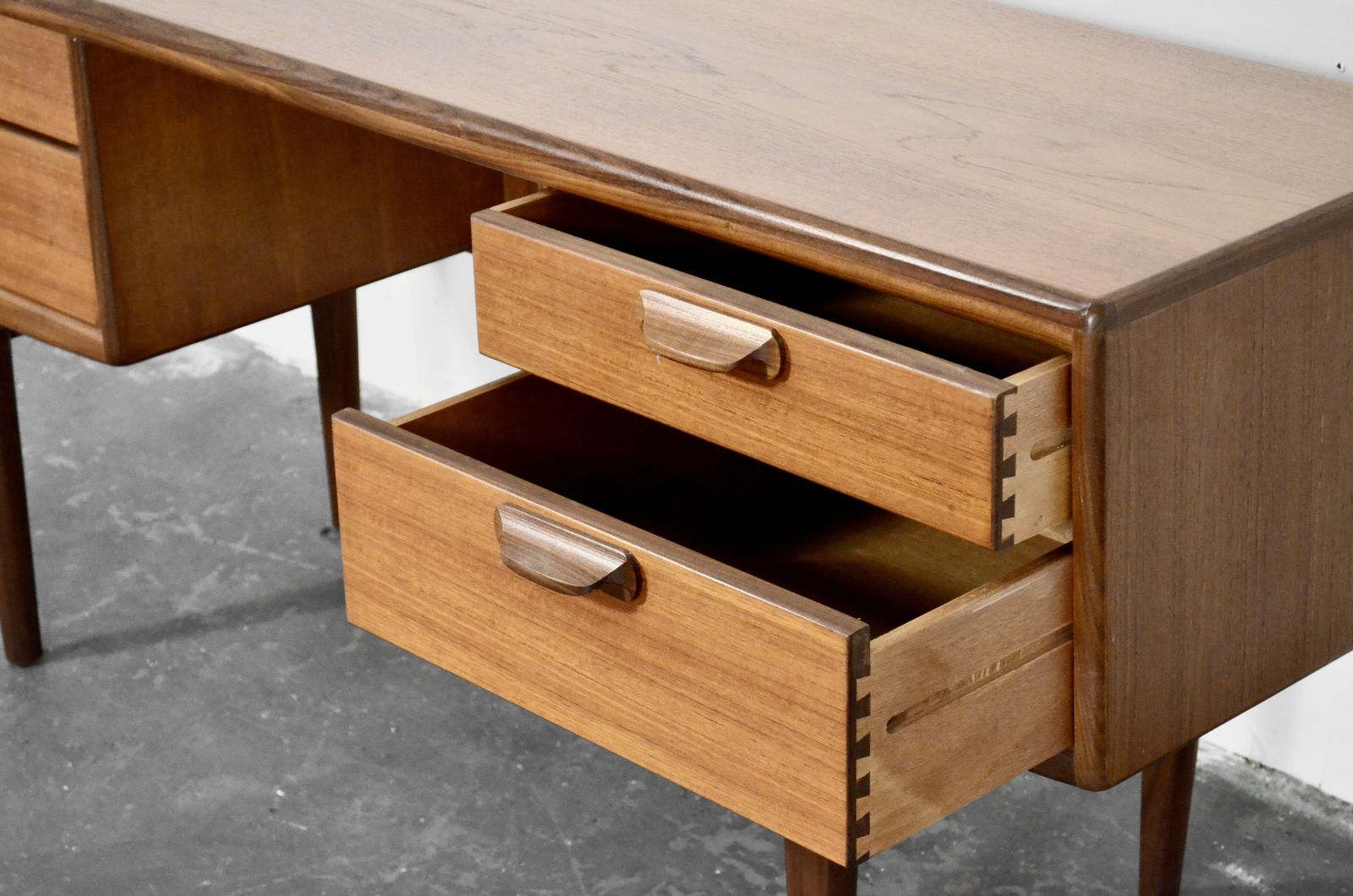 Vintage Midcentury Afromosia Desk From A. Younger Of Great Britain. Delivery. Modern / Danish Style. photo 999.0