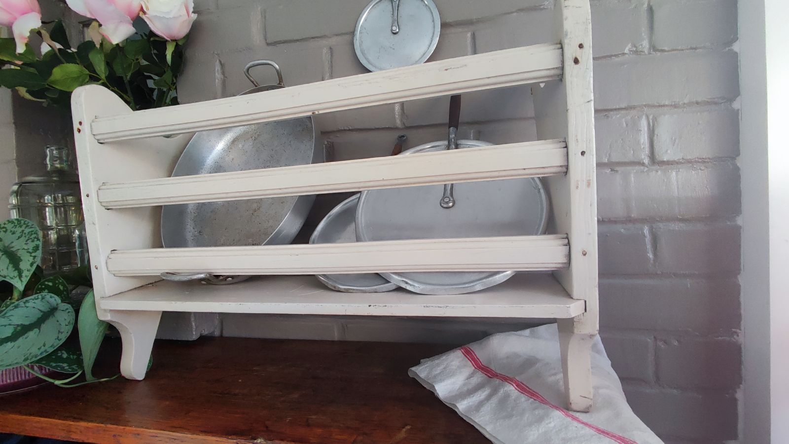 photo vinterior Antique Wooden Hay Feeder Rack French Wall Hay Feeder Console Farmhouse Display Unit