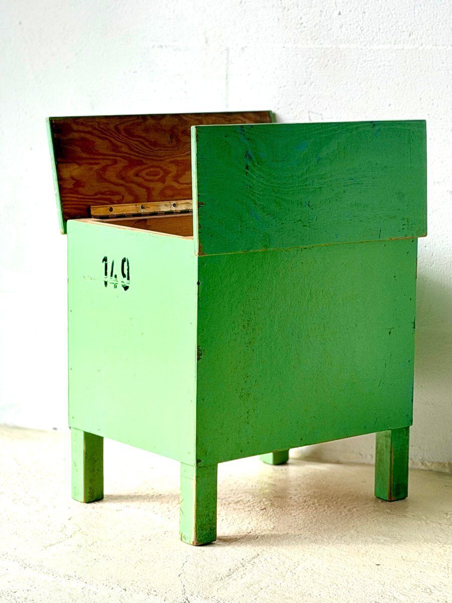photo furniture Industriële Groene Opbergtafel, 1960