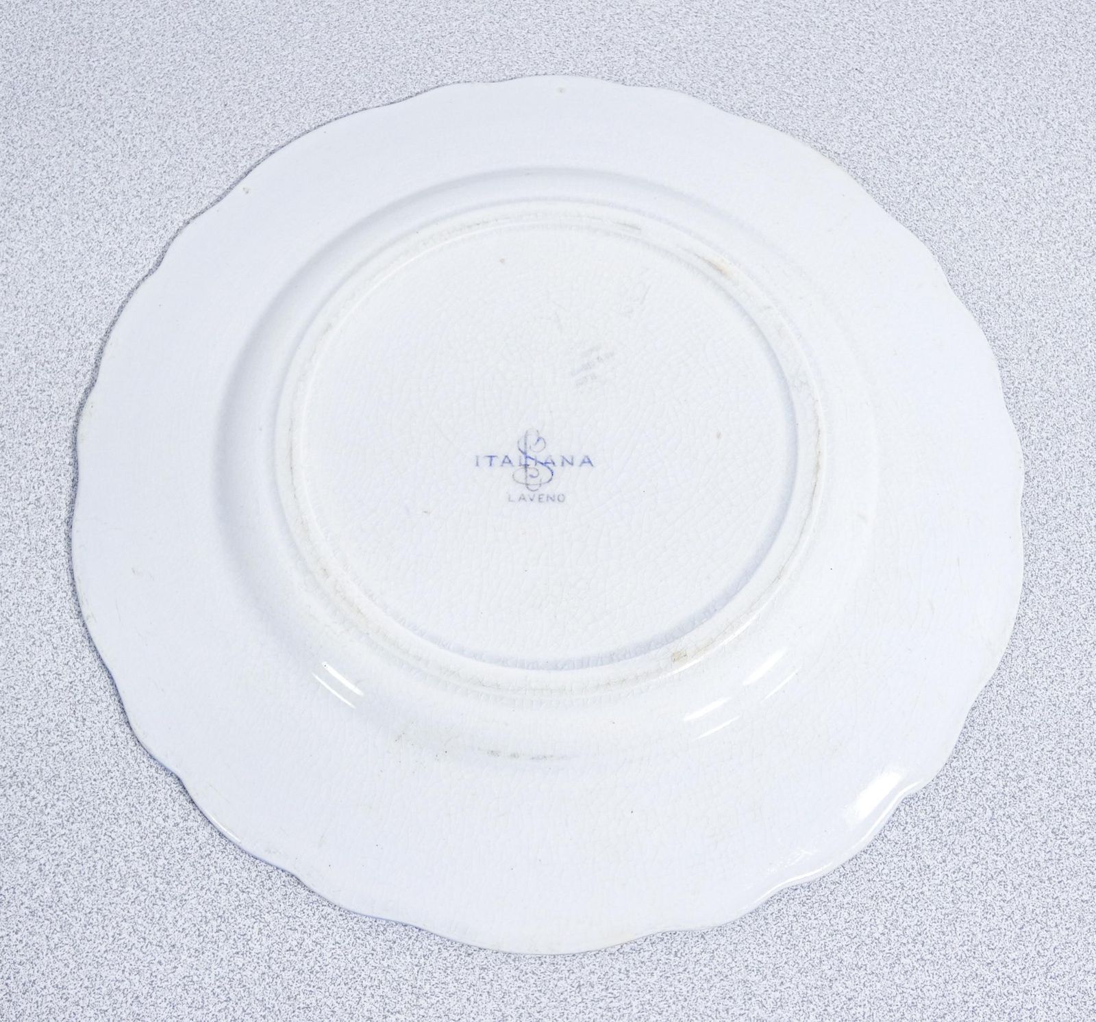 Set Of Eight Plates With Coats Of Arms Of Queen Margaret Of Savoy, S.C.I. Laveno photo buy
