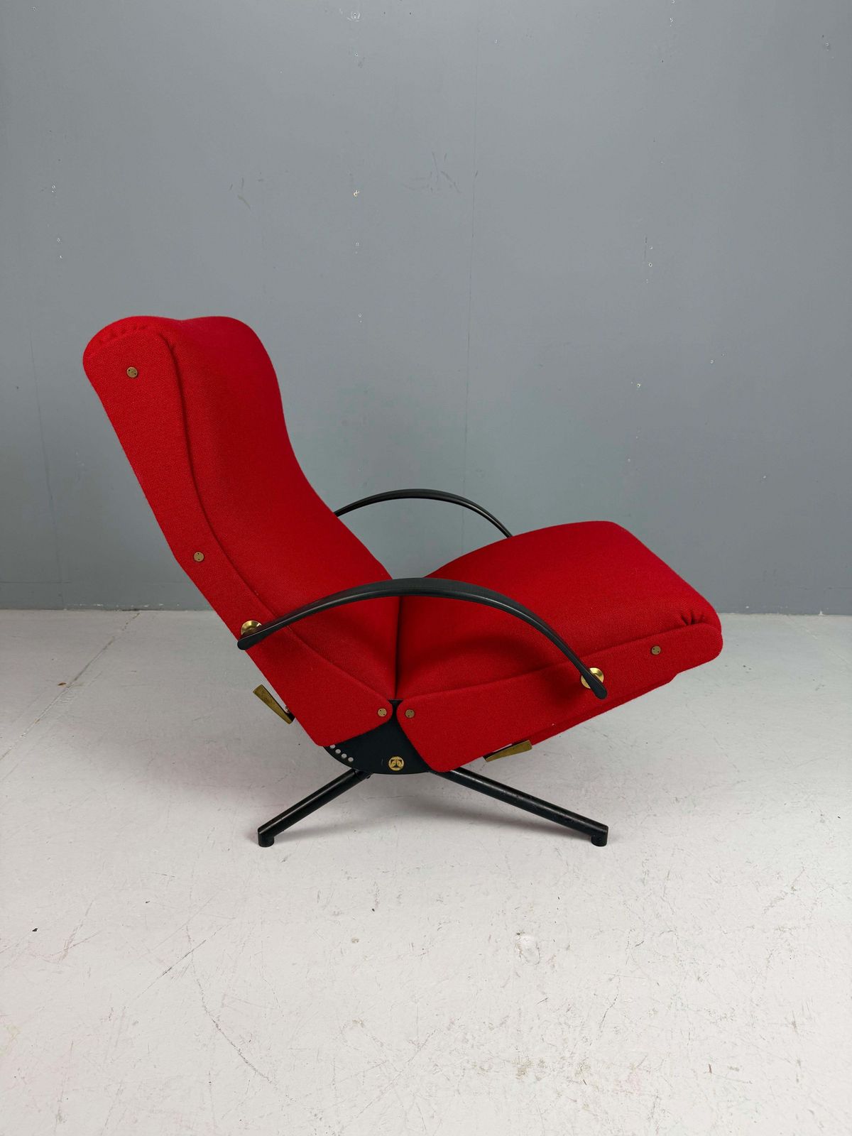 photo vinterior Osvaldo Borsani Red "P40" Lounge Chair For Tecno, 1950 Italy