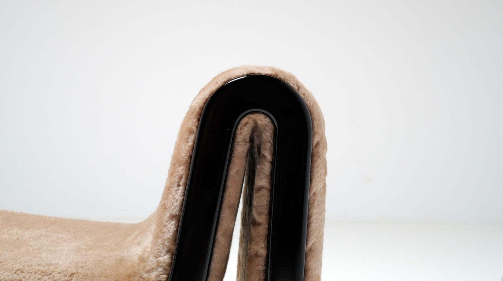 Furniture Postmodern Italian Chaise Longue In Faux Fur Brown photo