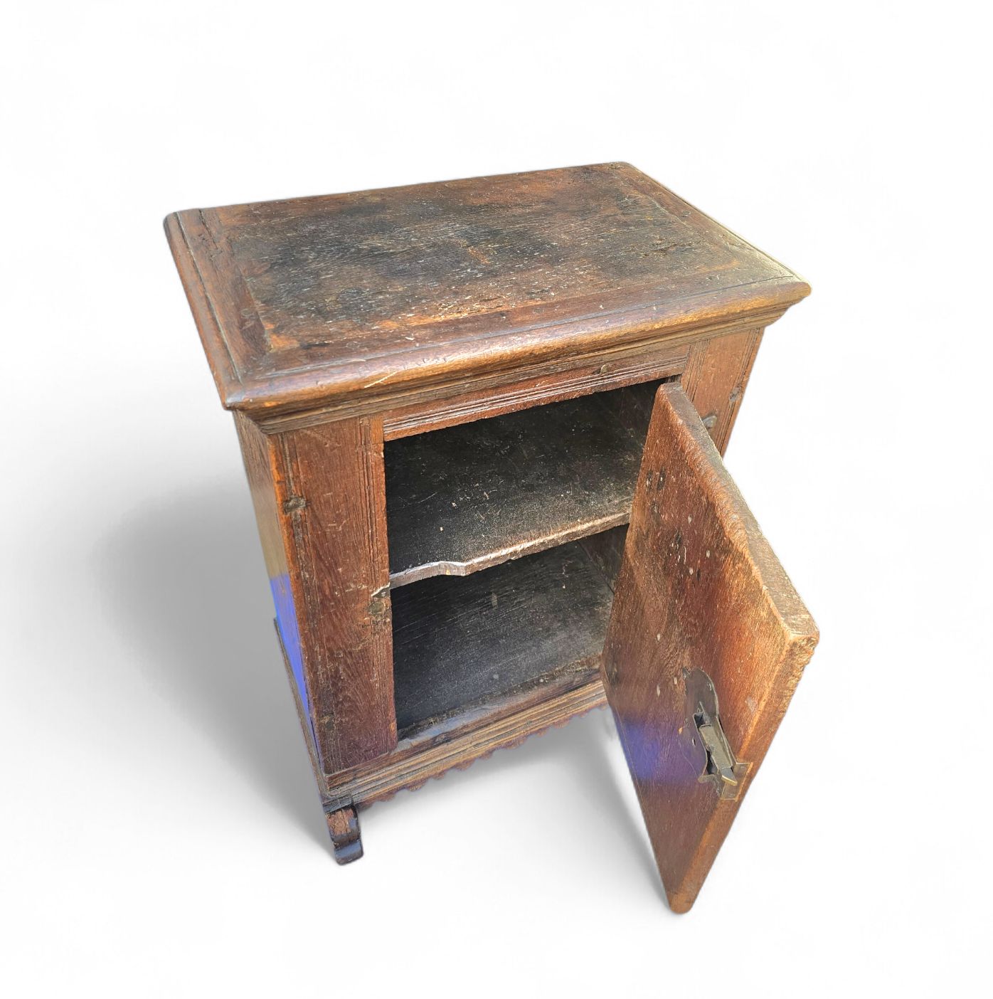 Farmer's Oak Pantry Cupboard / Boeren Spinde / 18th Century photo furniture