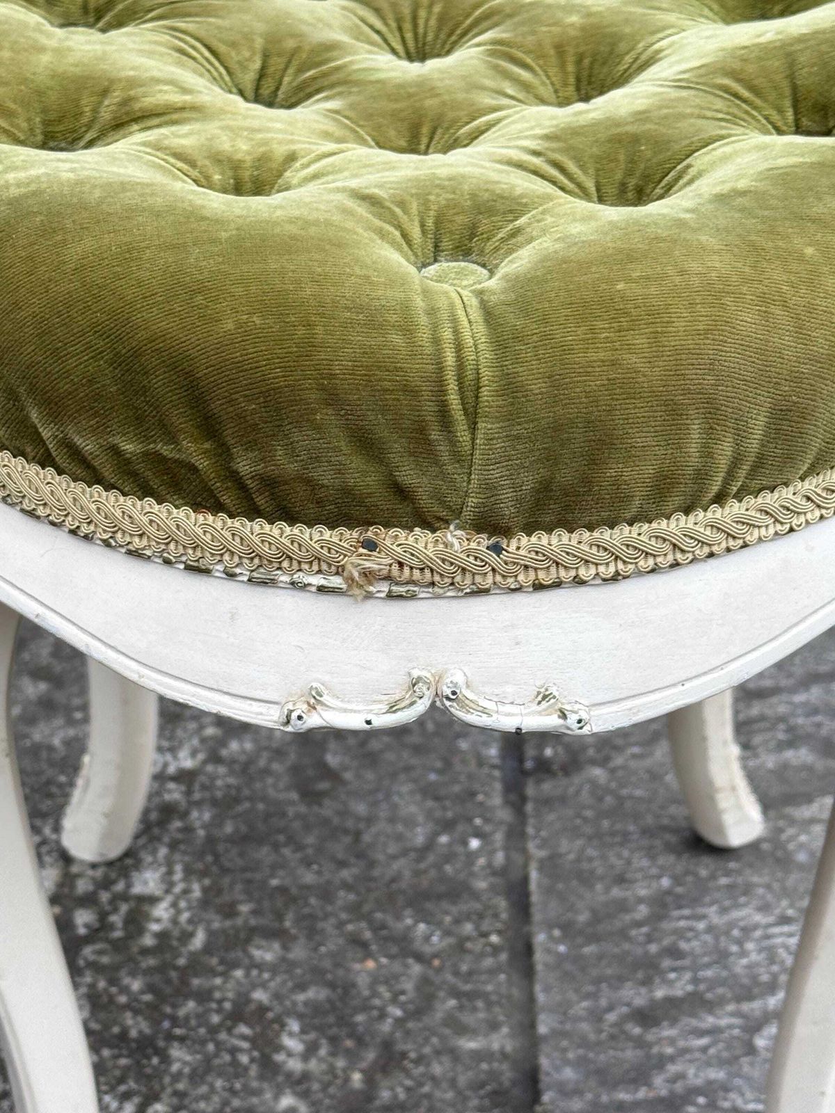 195.0 Gloriously Sumptuous Vintage French Style Tufted Velvet Stool Shabby Chic Footstool photo