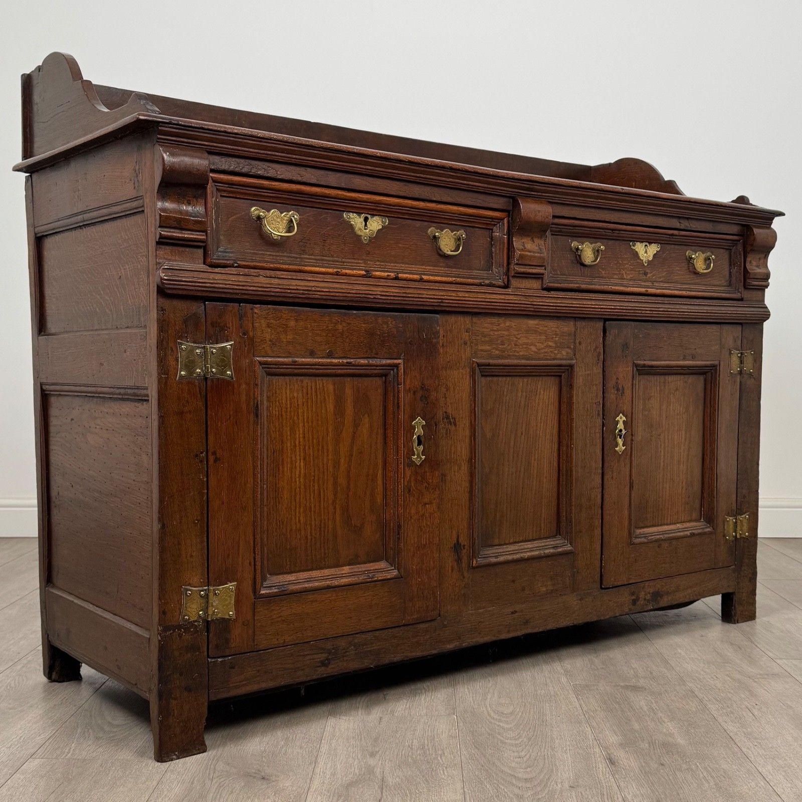 photo furniture Antique 18th Century Georgian Sideboard In Oak ( Af 5223 )