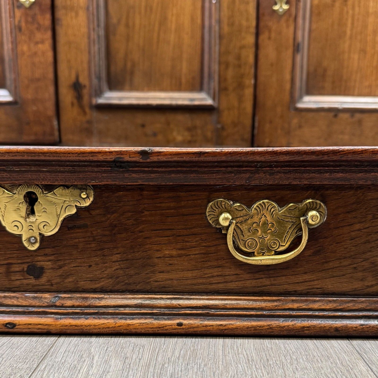 1650.0 Antique 18th Century Georgian Sideboard In Oak ( Af 5223 ) photo