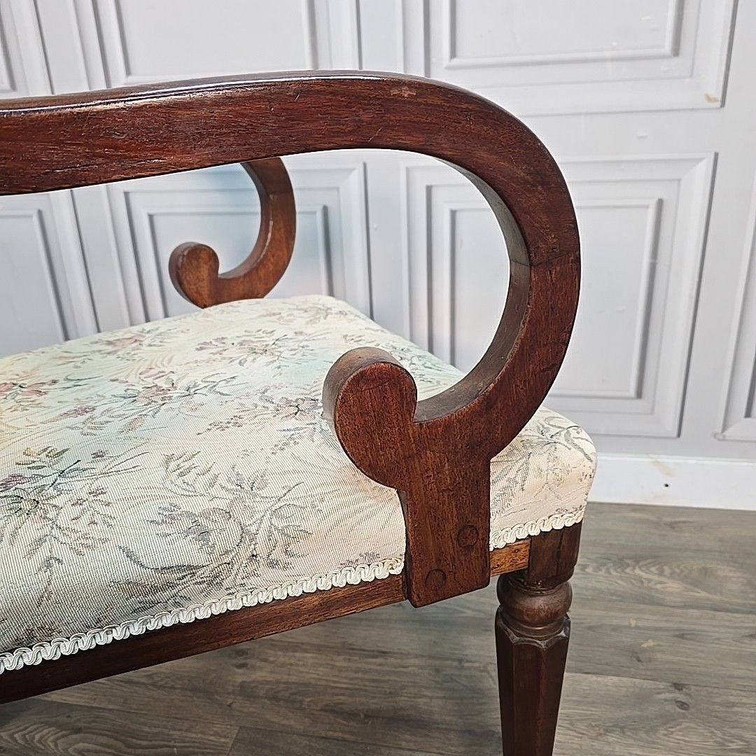 photo vintage Antique Victorian Mahogany Armchair Solid Wood Regency Style Carver Desk Chair