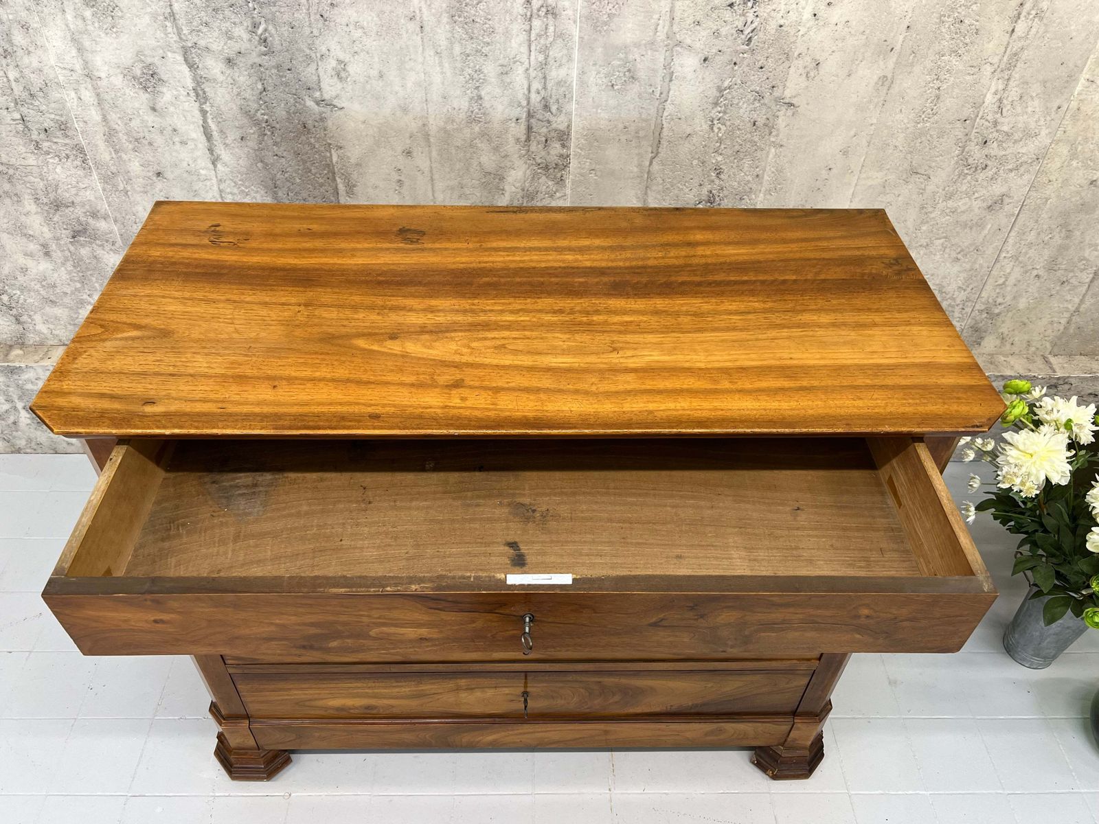 555.0 Four Drawer French Chest Of Drawers photo