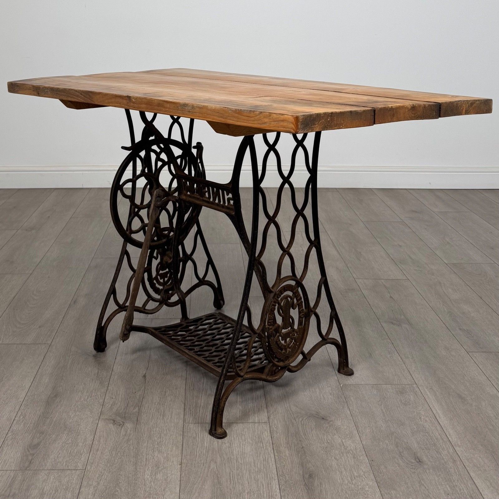 Vintage 20th Century Cast Iron Table Of Good Quality ( Af 5285 ) photo vinterior