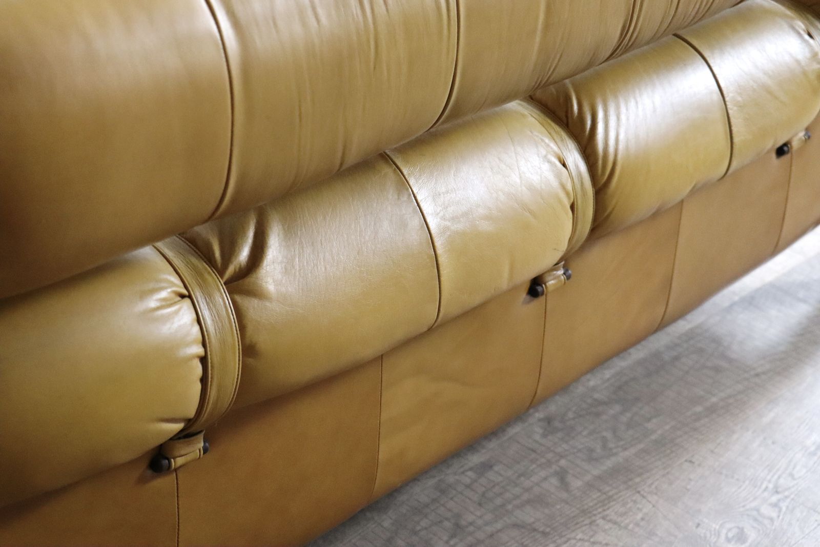 photo furniture Percival Lafer Mp 81 Three Seater Sofa In Yellow Leather, Brazil 1970s