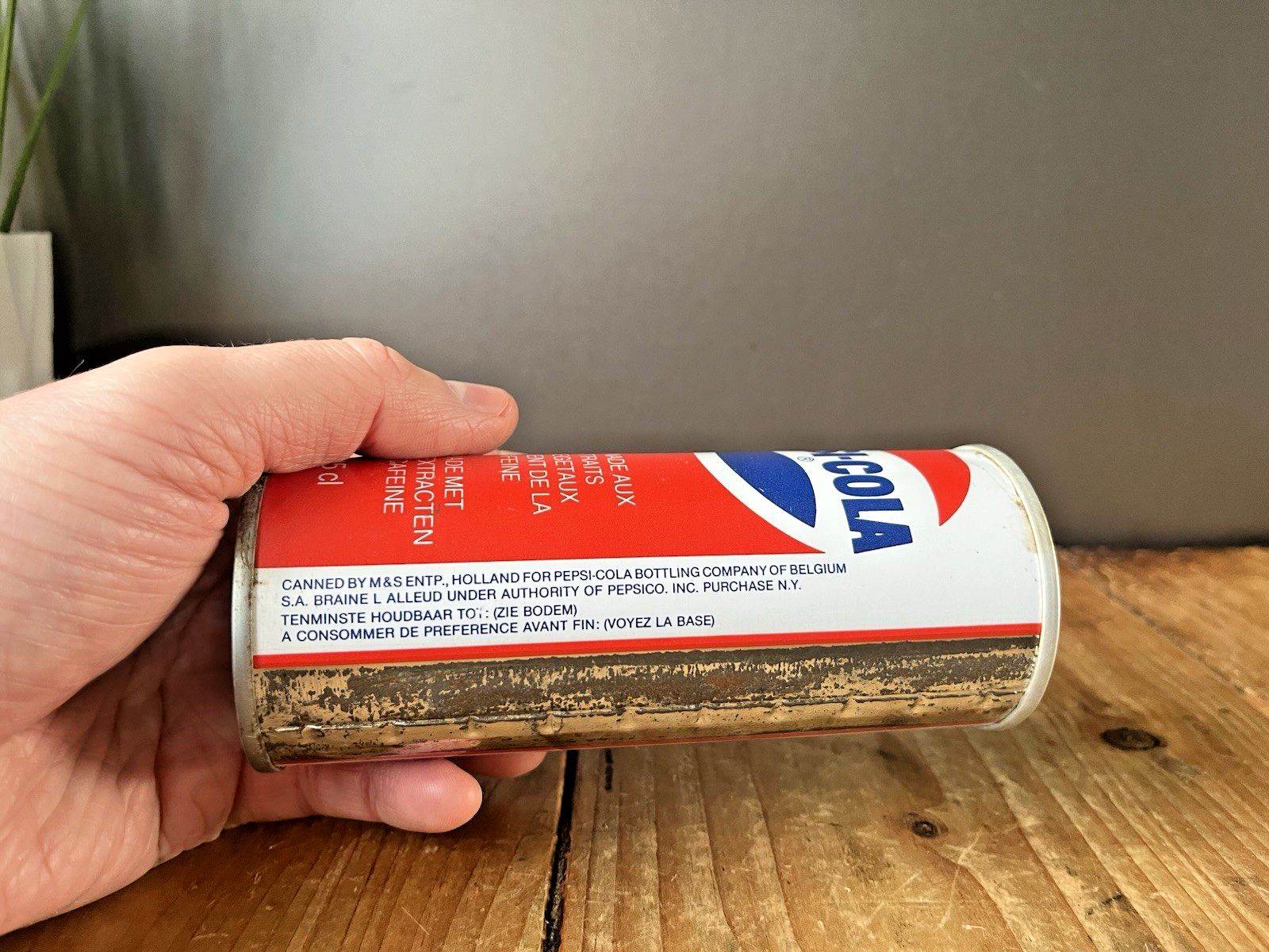 photo vinterior Rare Vintage 80's Empty Sealed Pepsi Cola 25cl Soda Drinks Coke Can Fridge Prop