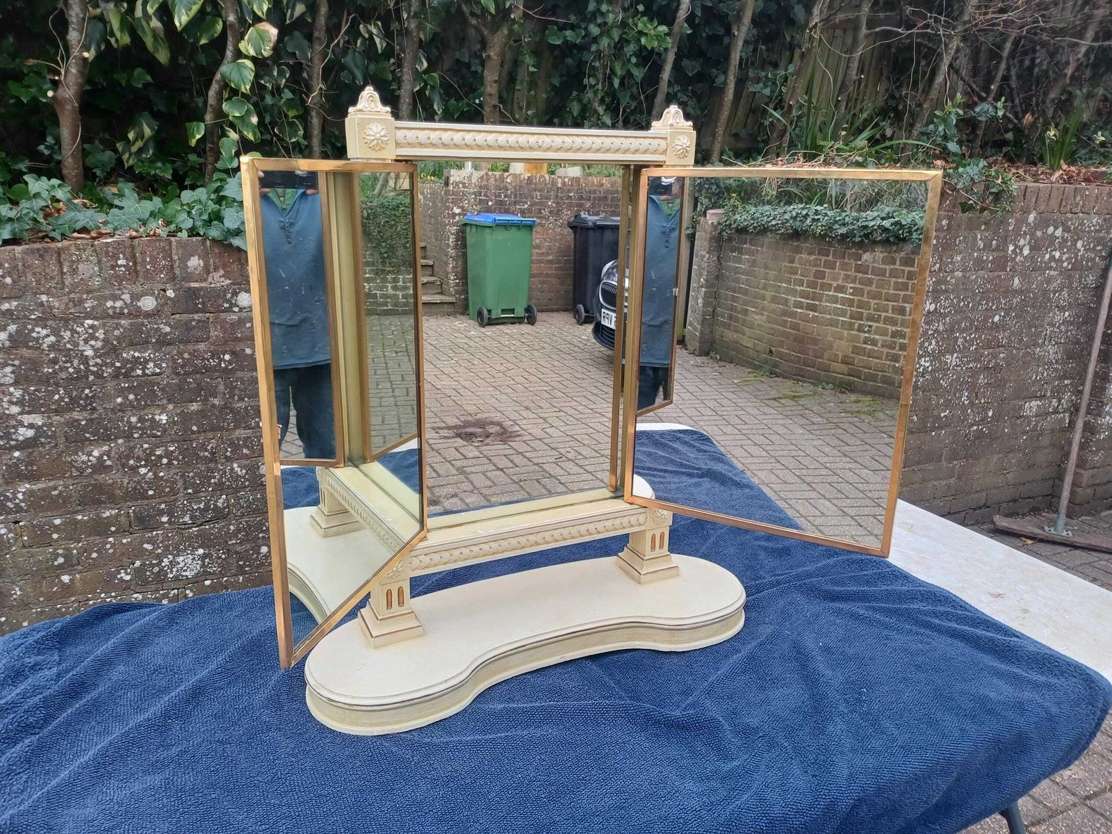 High Quality 80s Antique Ritz Hotel Dressing Table Mirror Triple Vanity Folding Doors Gold Cream Painted Brass Frame