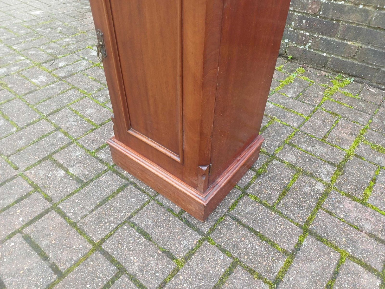 Late Victorian Mahogany Bedside Cupboard Compact Antique Pot Cabinet With Arch Panel Door Brass Handle Shelf Storage photo Meubels