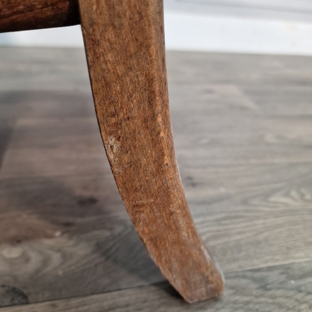 photo vintage Antique Wooden Child's Chair Upholstered Seat Arts And Crafts Oak Vintage