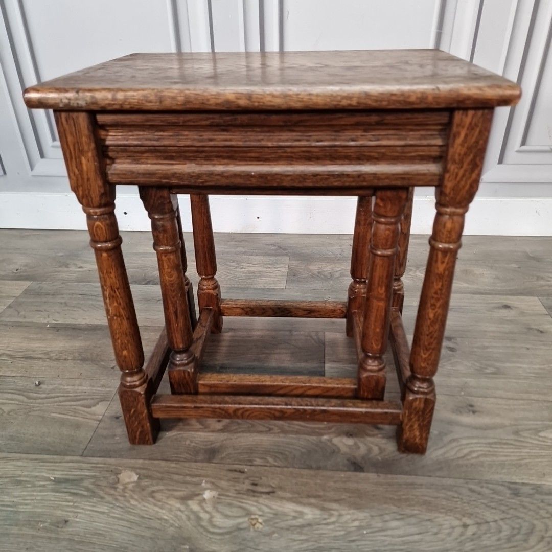 photo buy Antique Nest Of Tables Oak Wooden Turned Legs Arts & Crafts Side Lamp Vintage