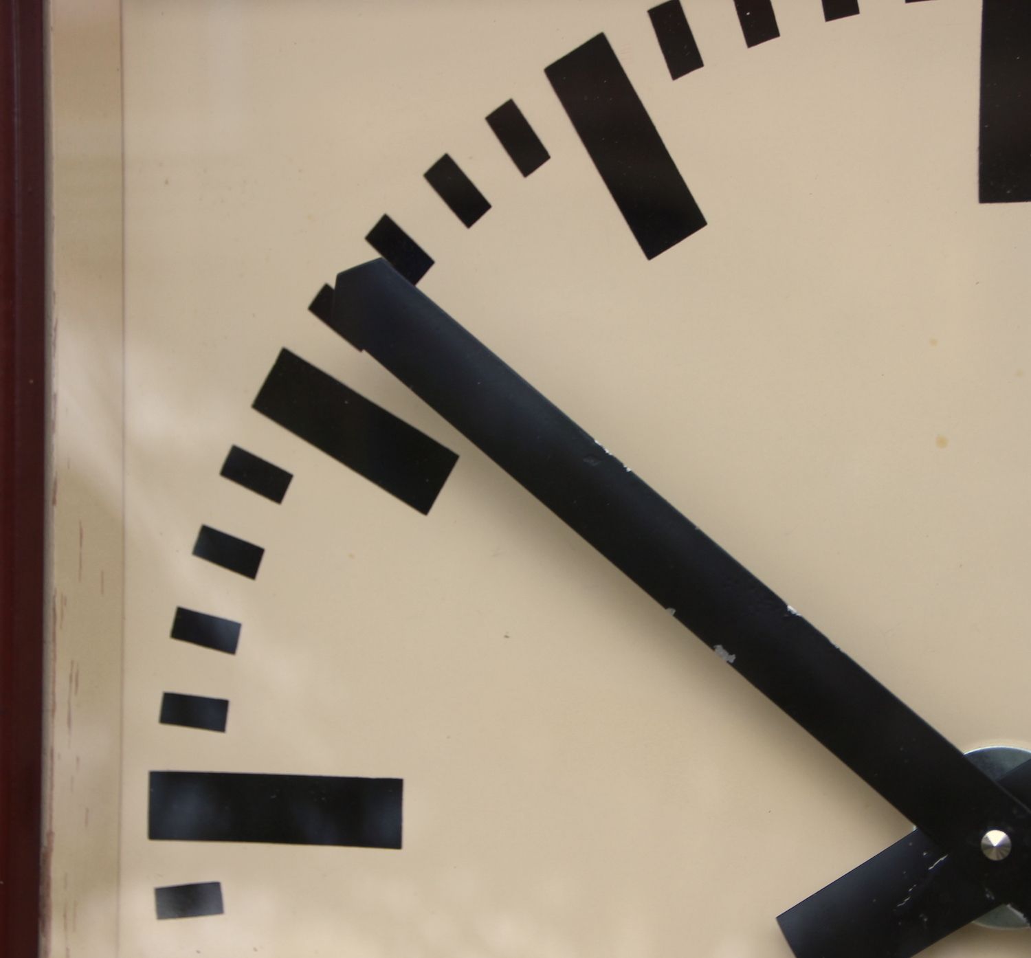 photo furniture Later 1950s. Large 45cm East German Vintage Factory Wall Clock. Fully Guaranteed. London Timepiece