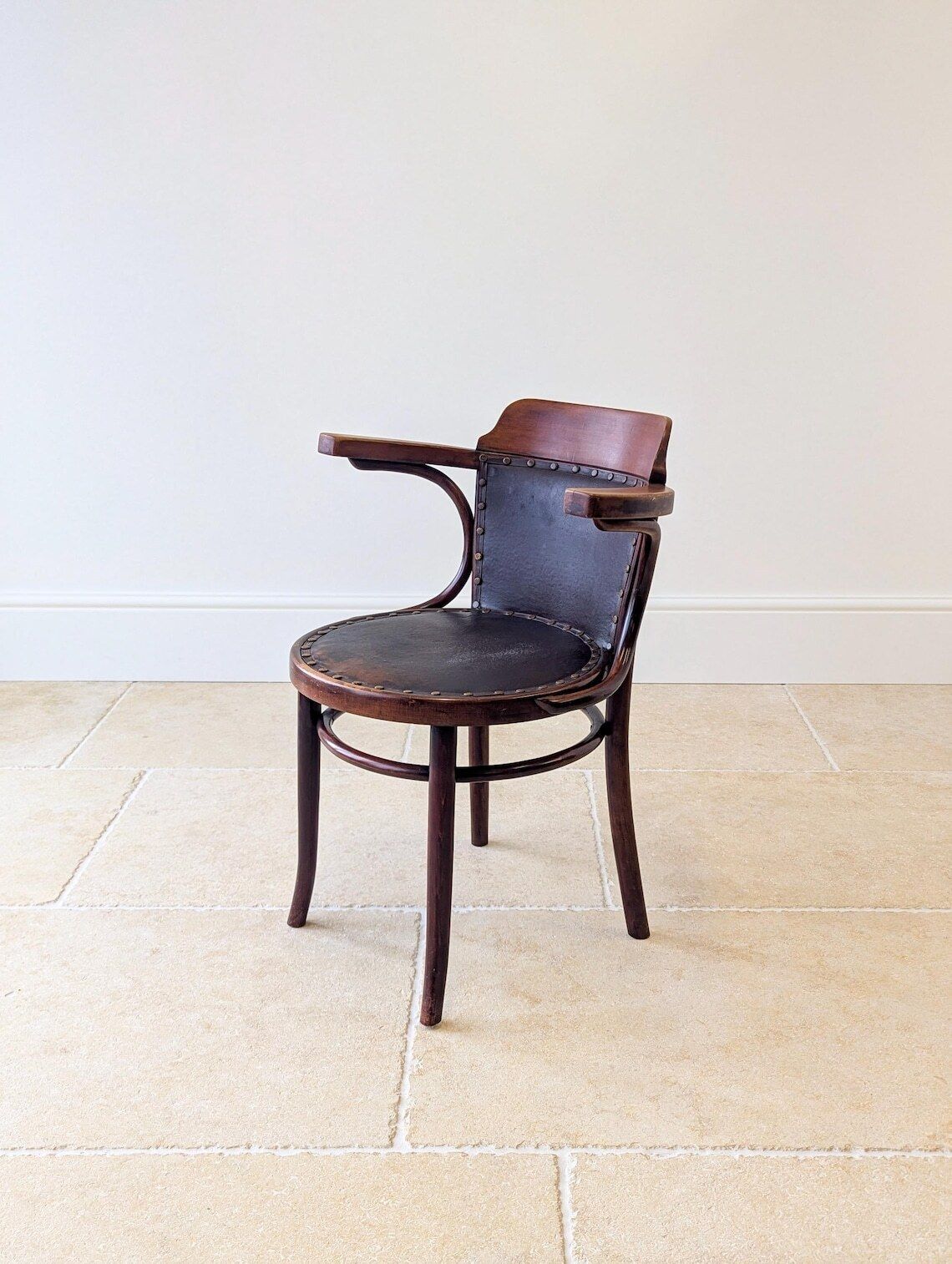 475.0 Antique Edwardian Thonet Bentwood Café Armchair C.1910 photo