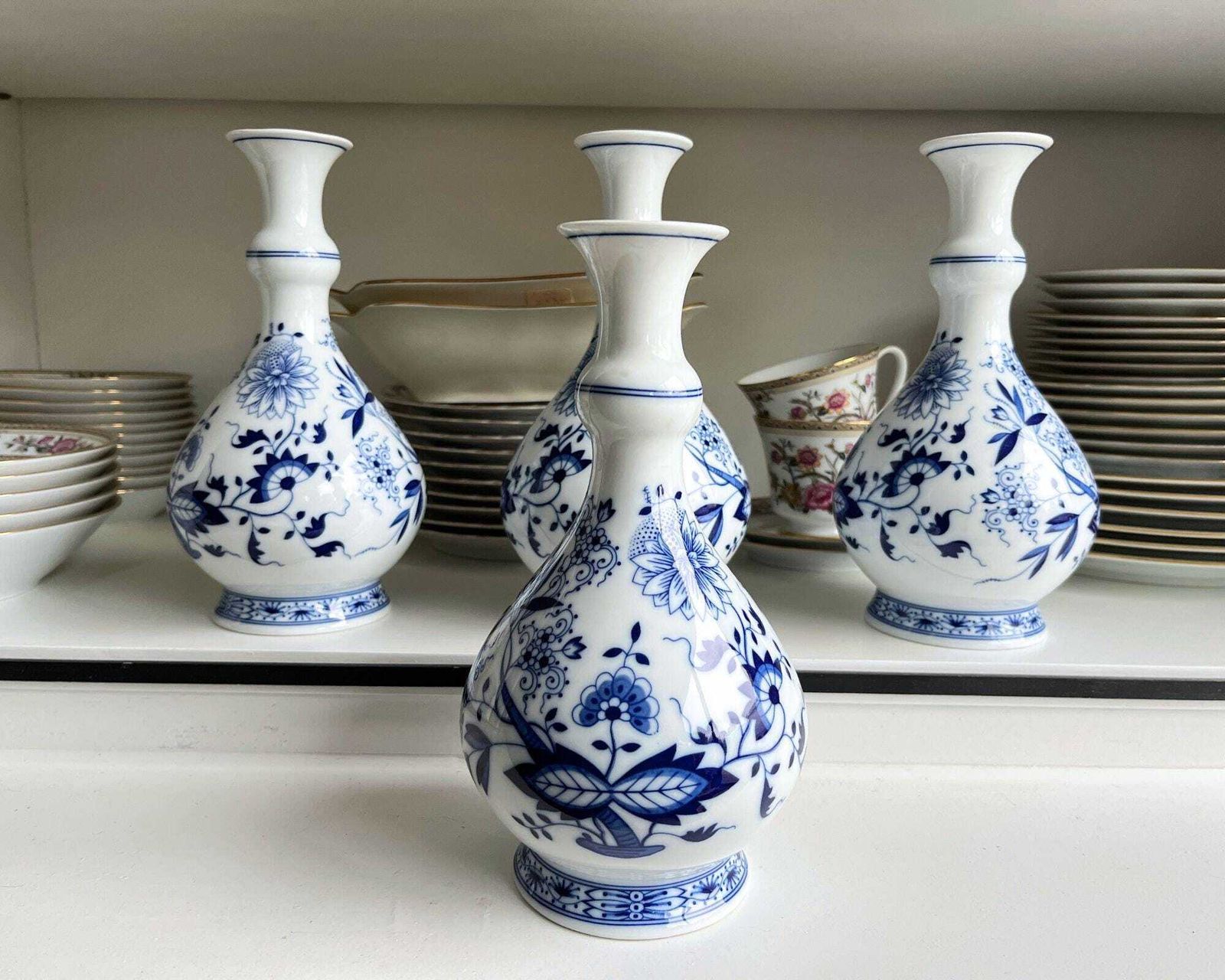 Blauw Uienmotief Tulpenvaas | 1 Stuk | Zwiebelmuster Porselein photo vinterior
