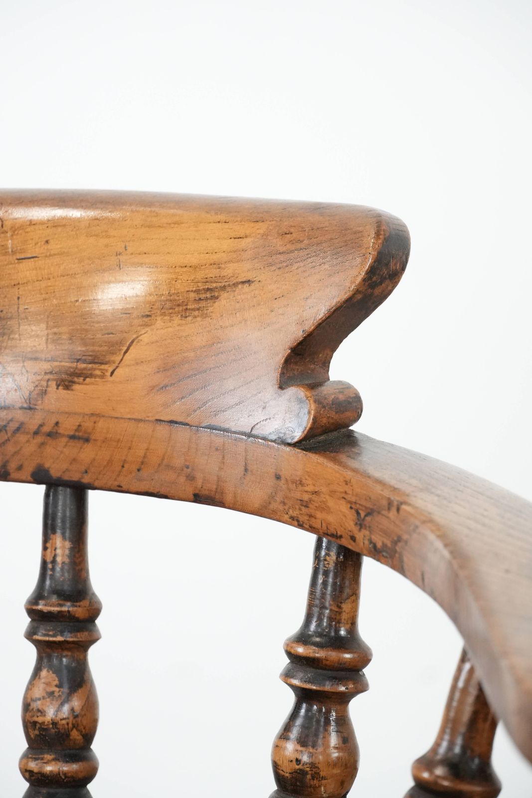 photo vinterior Set Van 2 Antieke Engelse Captain Chairs / Stoelen / Bureaustoelen Uit Het Begin Van De 19e Eeuw