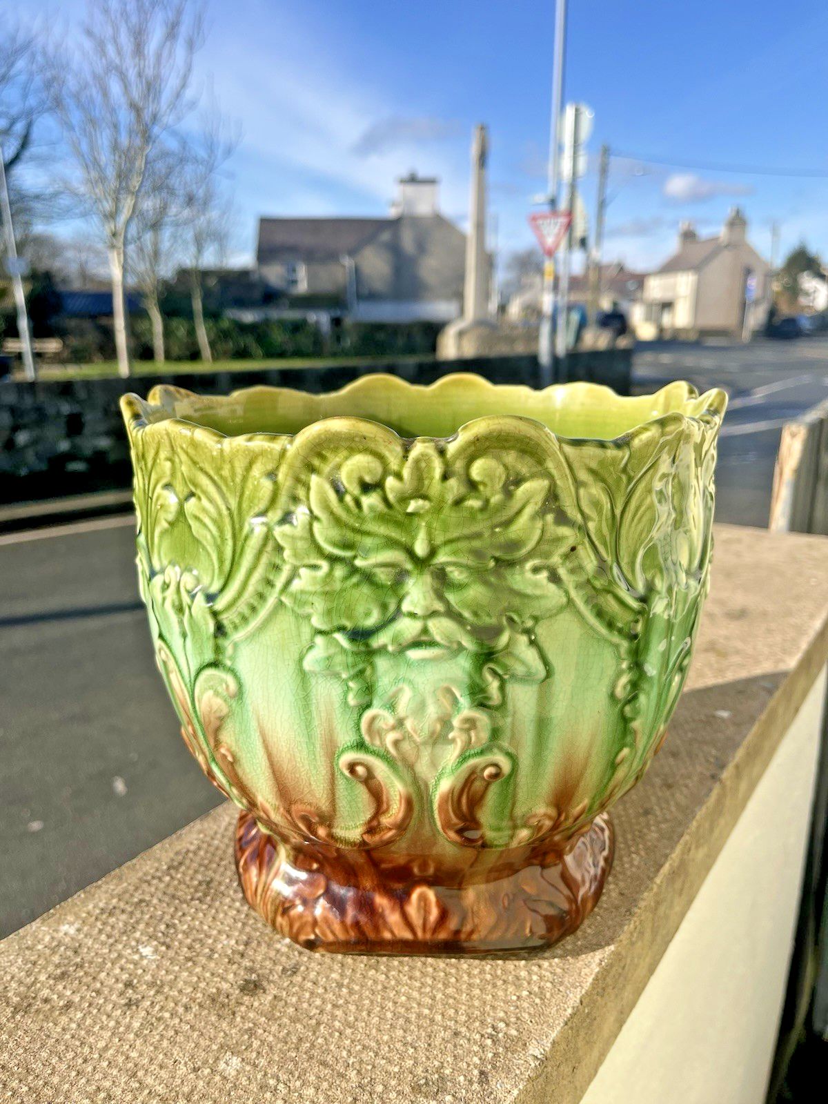 photo furniture Antique English Majolica Mask Green Man Jardiniere Plant Pot Thomas Forester ?