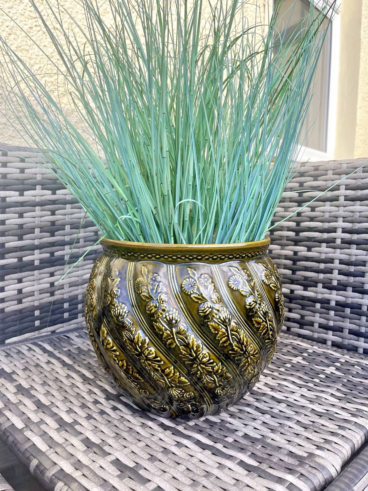 Antique English Majolica Bramble Design Planter Plant Pot Jardiniere Bretby ?