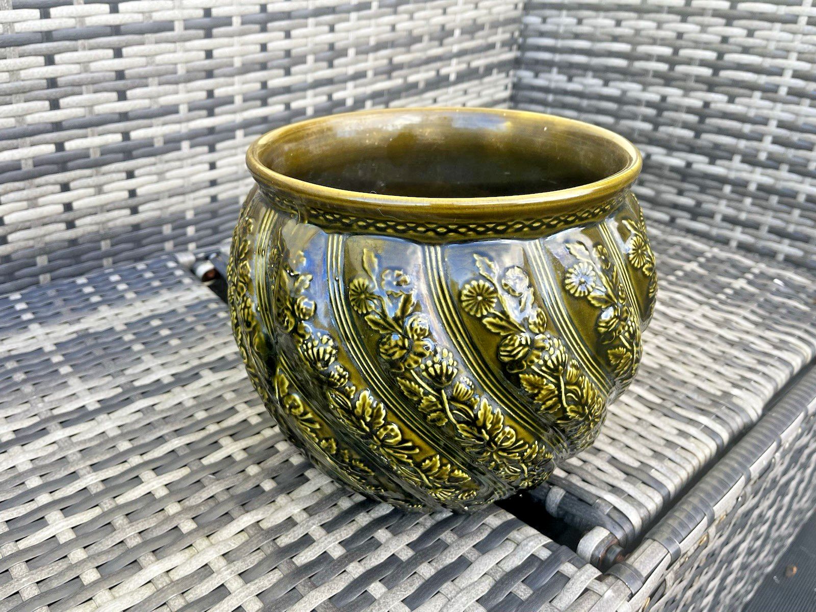 Antique English Majolica Bramble Design Planter Plant Pot Jardiniere Bretby ? photo 220.0