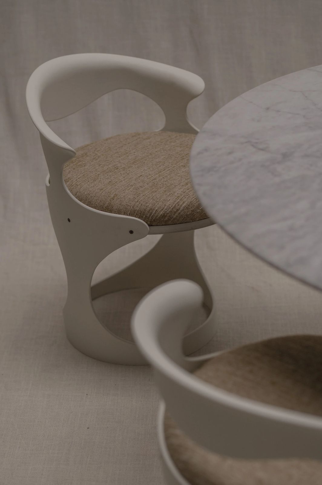 photo vintage Extra Large ‘Tulip’ Dining Table By Eero Saarinen For Knoll International, 1960s