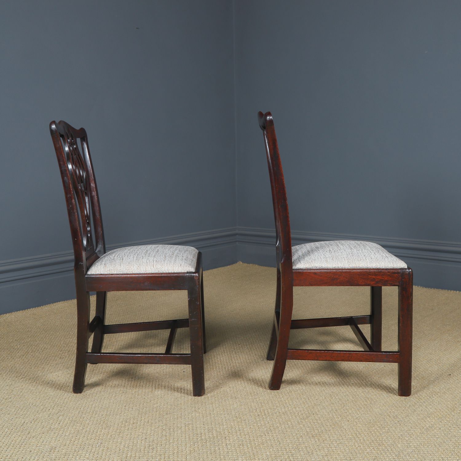 photo vintage Antique English Pair Of Thomas Chippendale Mahogany Office Desk Dining Chairs (Circa 1820)
