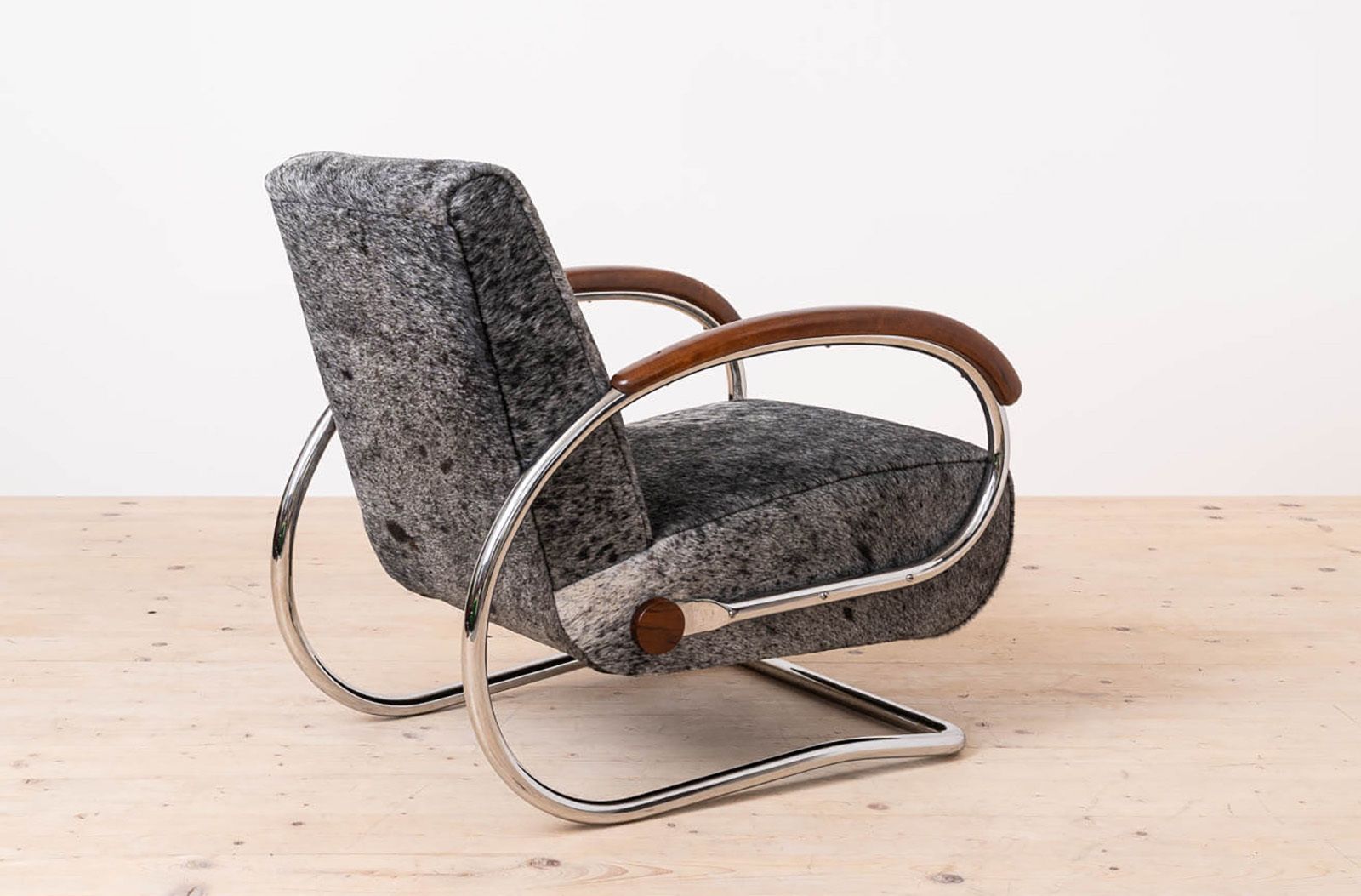 Iconic Armchair Model H221 Designed By Jindřich Halabala For Up Závody photo Furniture