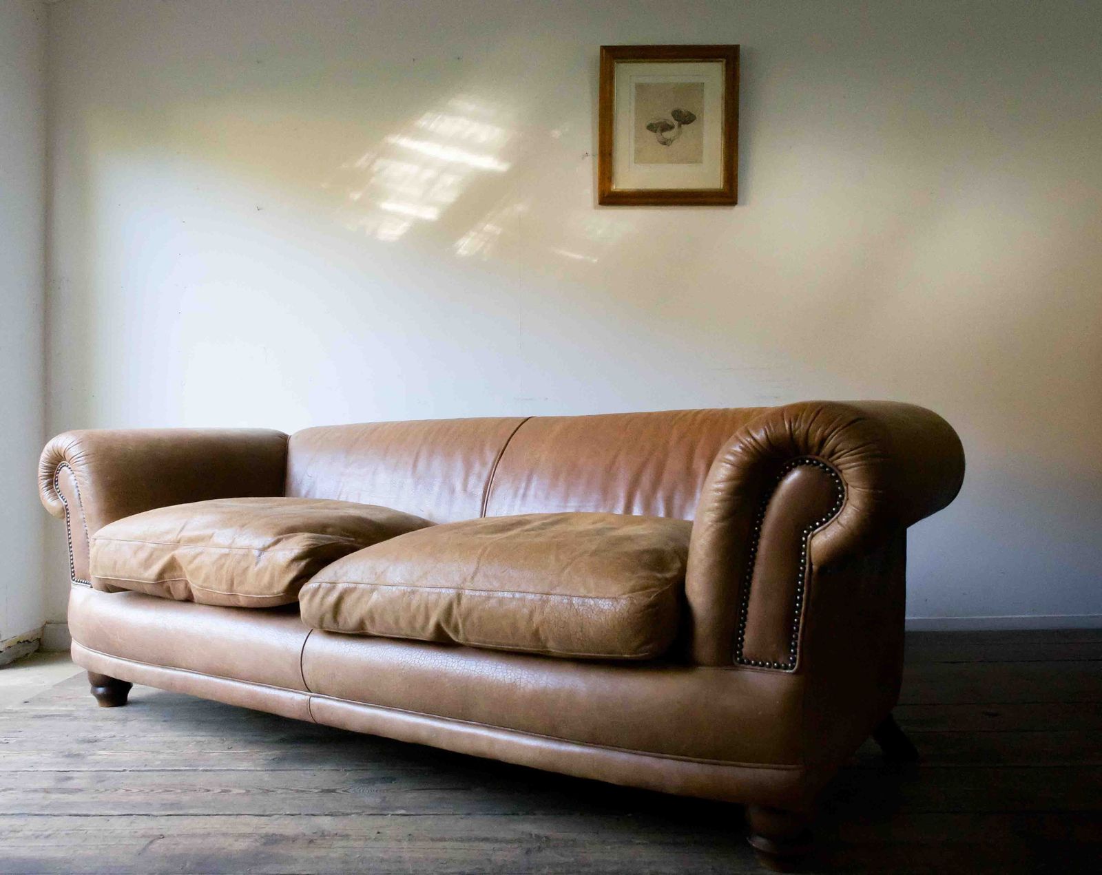 Chesterfield Style Leather Sofa photo furniture