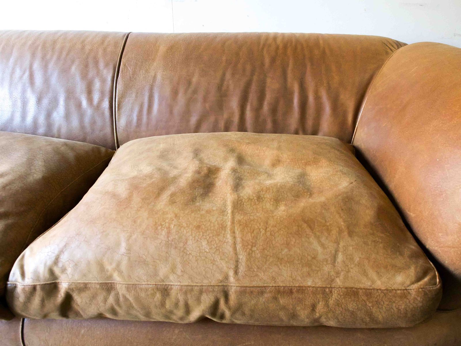 Chesterfield Style Leather Sofa photo 2300.0