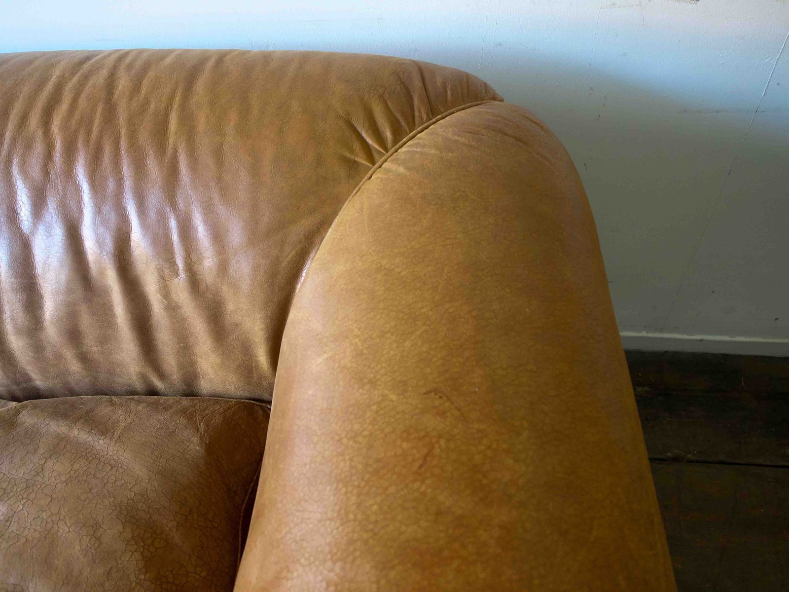 Chesterfield Style Leather Sofa photo vintage