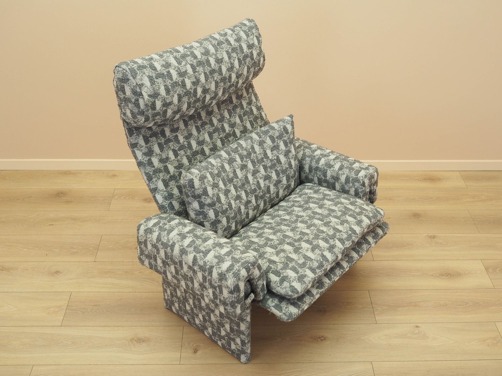 Lounge Armchair, Italian Design, 1970s, Designer: Giovanni Offredi, Manufacturer: Saporiti photo vintage