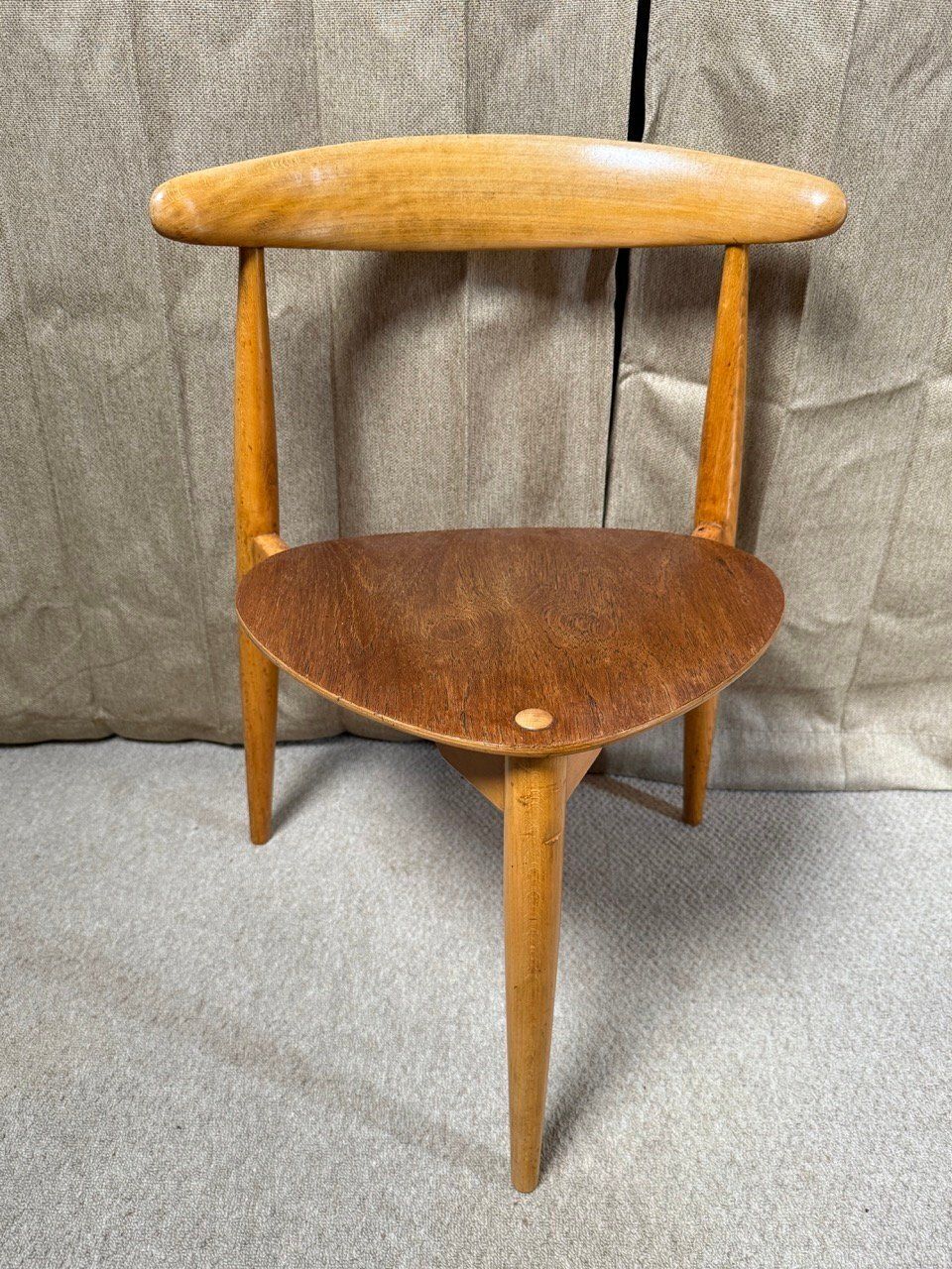 Set Of 6 Hans Wegner ‘Heart’ Chairs For Fritz Hansen, Danish Mid Century Modern photo vintage