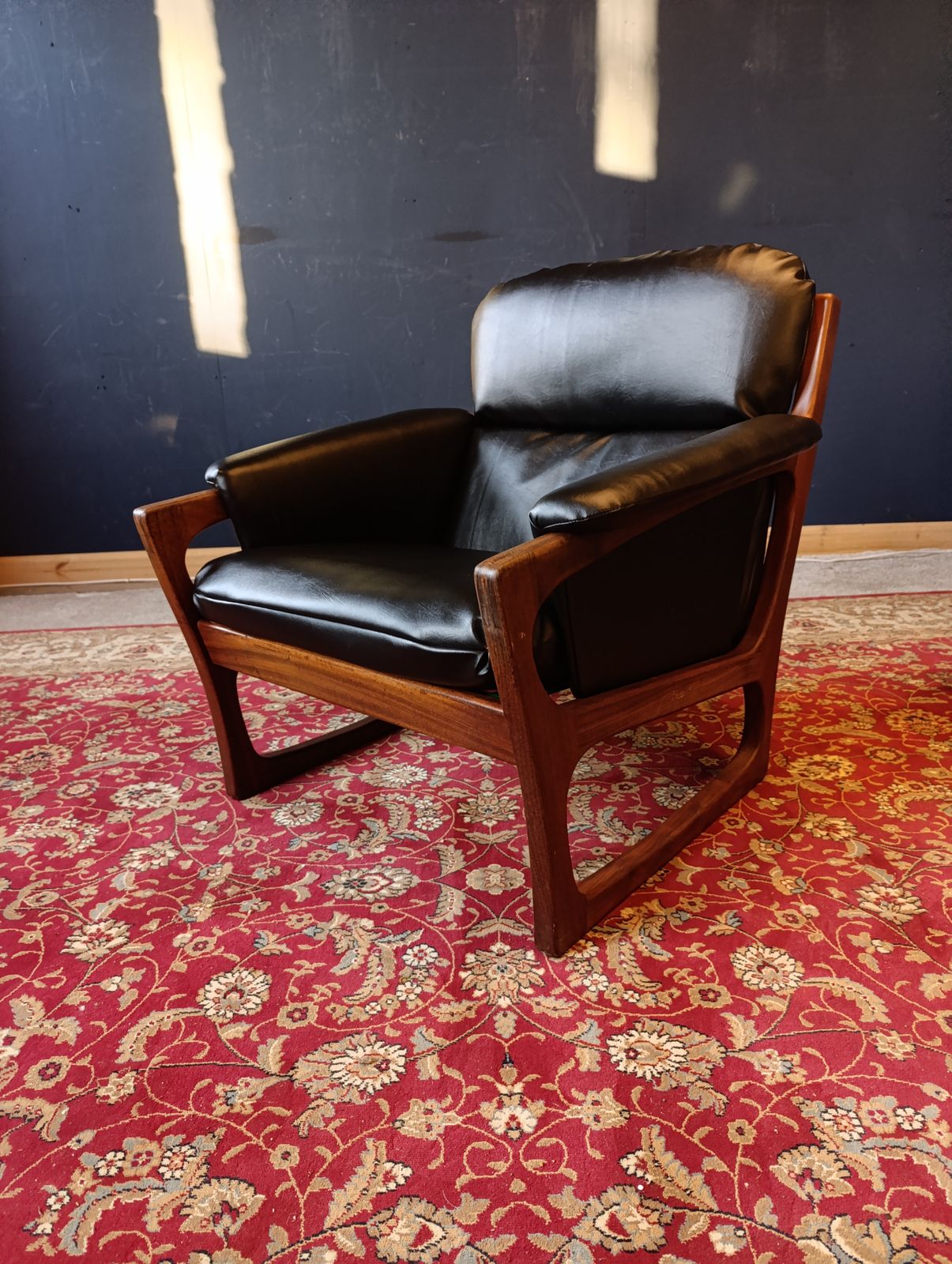 photo for sale Olke Ohlsson For Gimson And Slater Mid Century Suite | Newly Restored And Upholstered