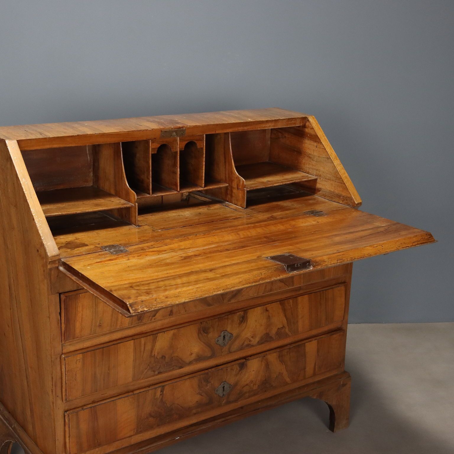 Antique Chest Of Drawers Walnut Burl Poplar Italy XVIII Century photo for sale