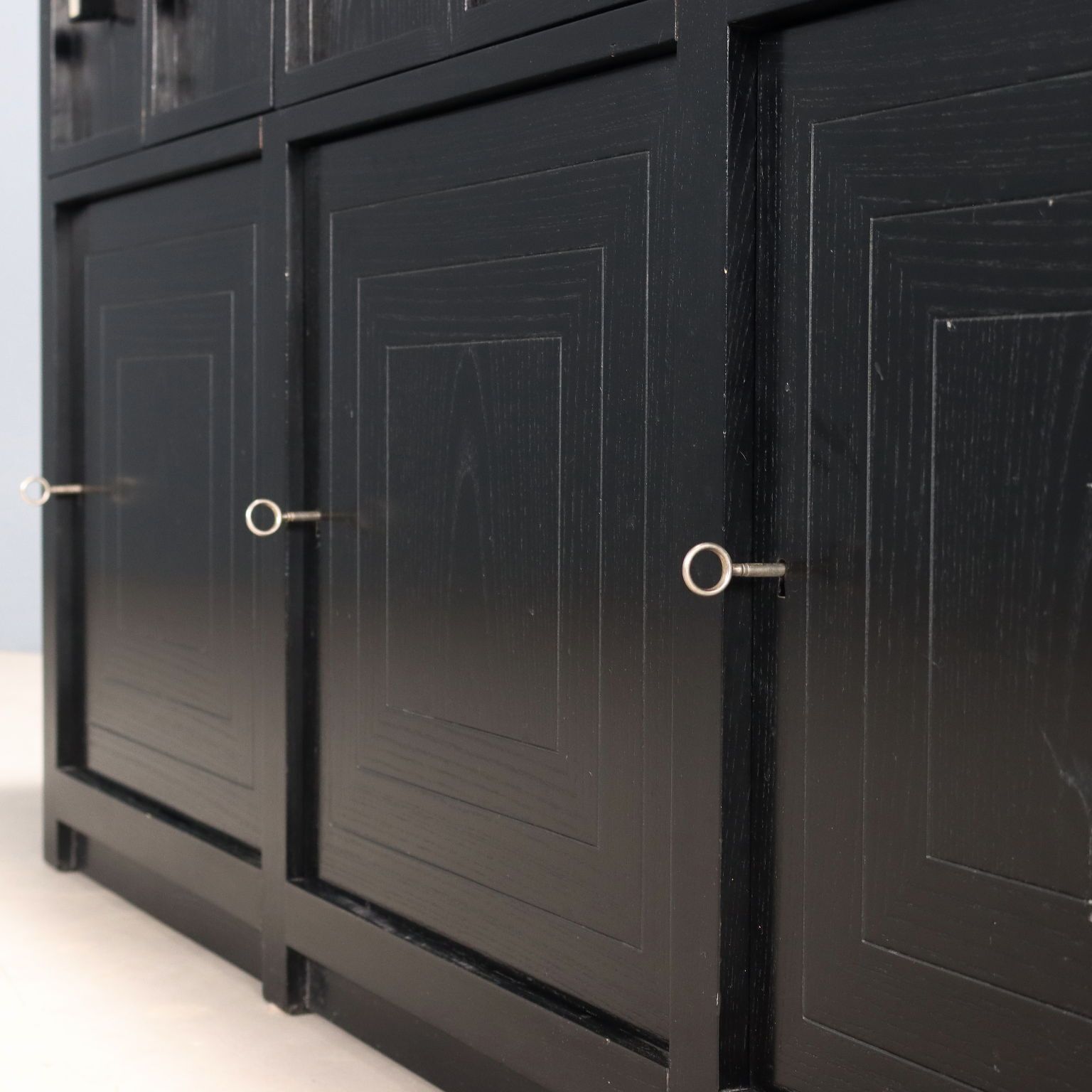 Mobile Credenza Di Charles Rennie Mackintosh Per Cassina photo buy