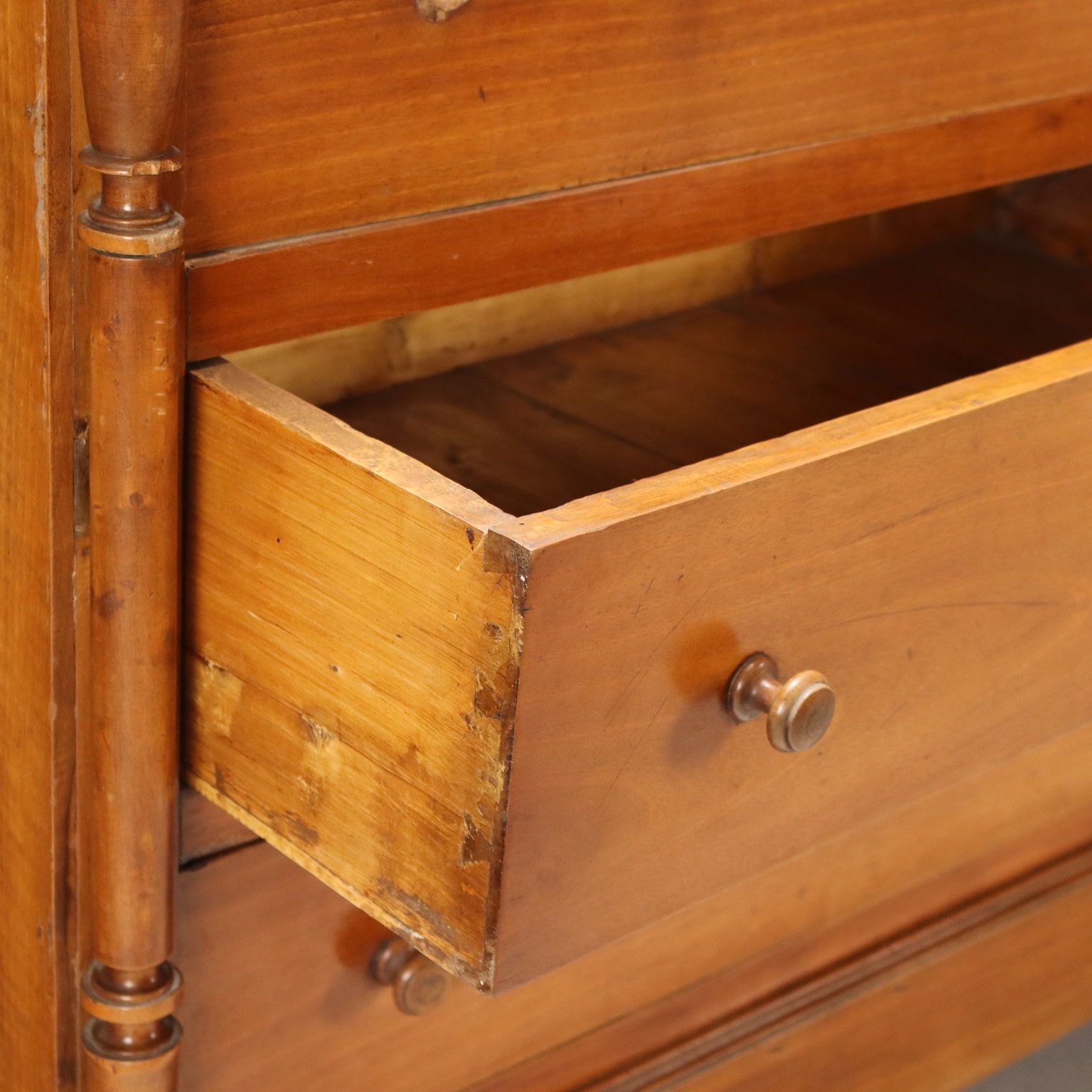 Antique Chest Of Drawers Umbertino Walnut 5 Drawers XX Century photo for sale