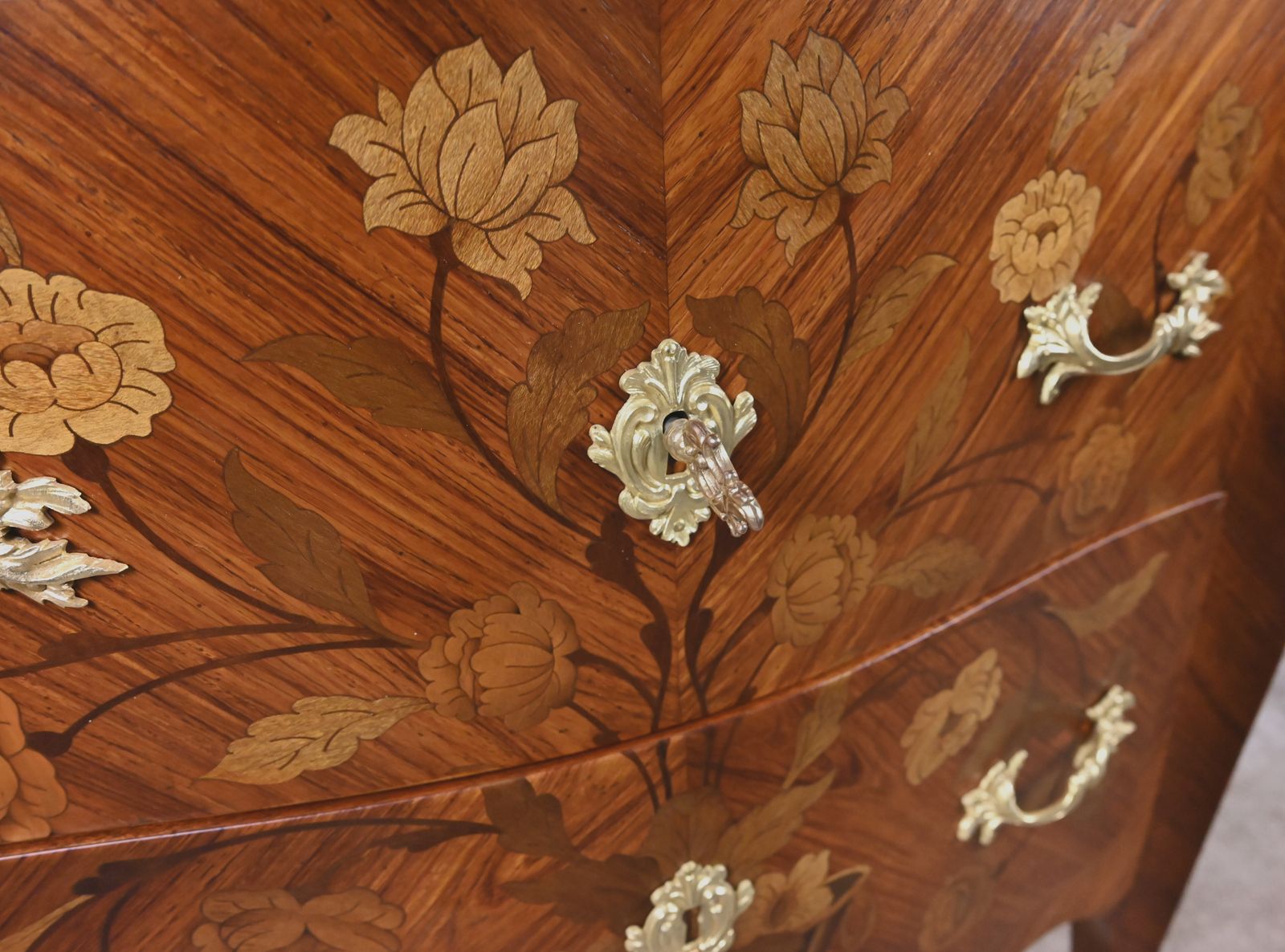 photo furniture Small Marquetry Commode, Louis XV Style – Early 20th Century