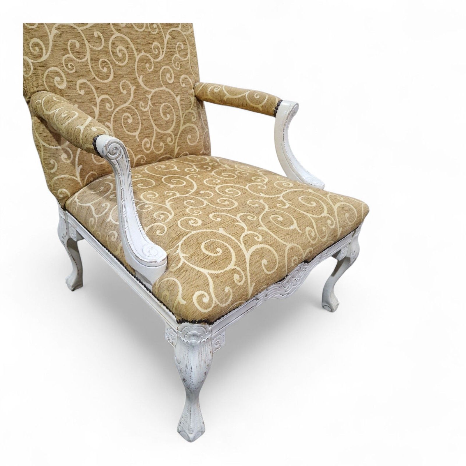 photo furniture Antique Style Carved Armchair Library Reading Chair Claw And Ball Feet